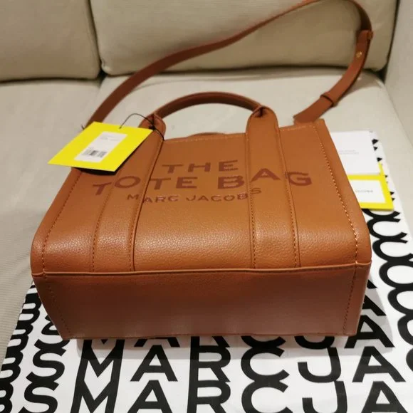 Marc Jacobs the Leather Mini Tote Bag Argan Oil - Picture 4 of 16